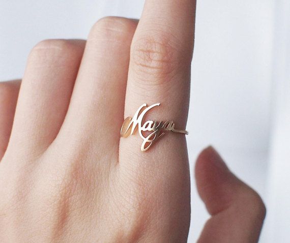 Custom engraved ring with handwriting font, elegant design
