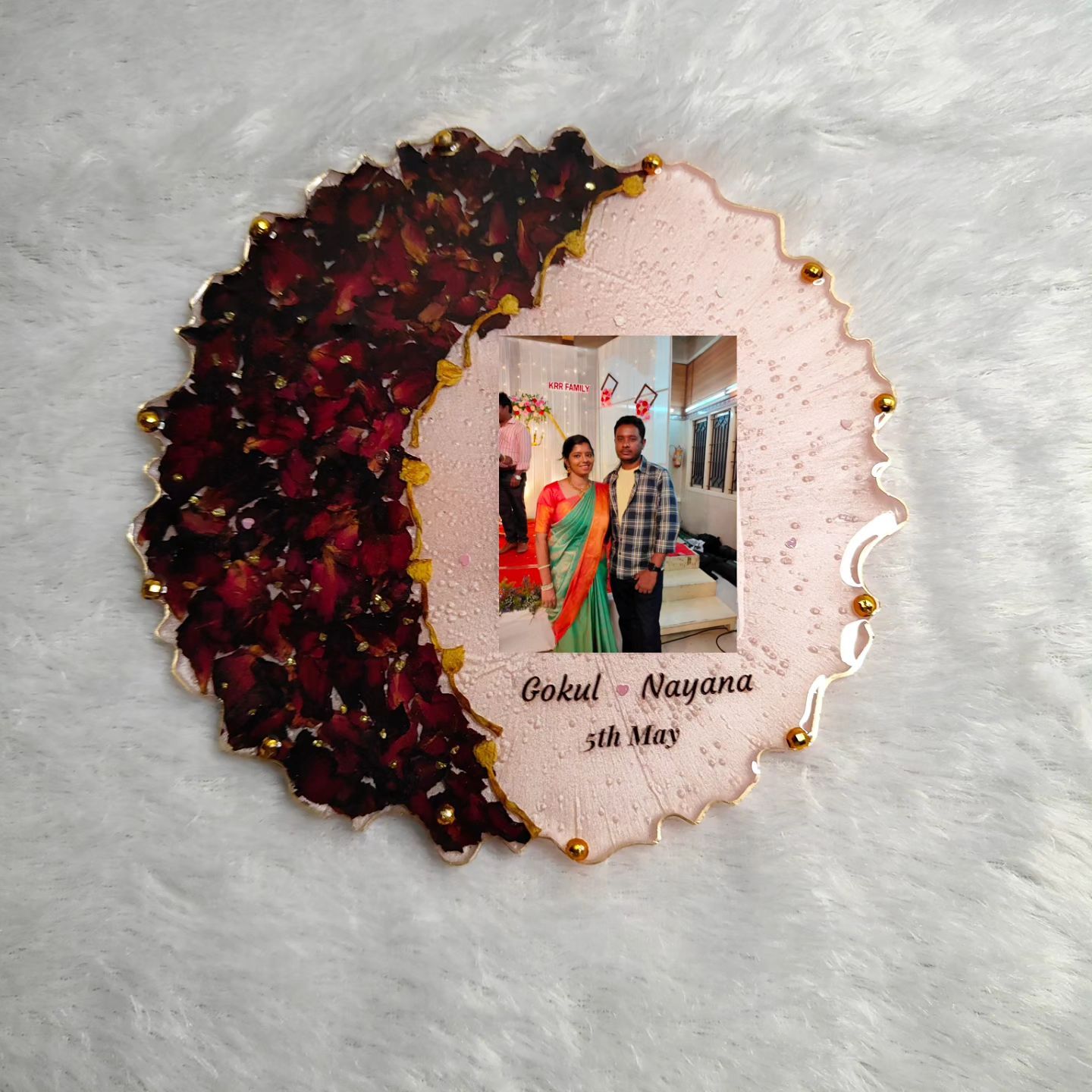 Standing resin frame with white colour and red rose best for gift in India