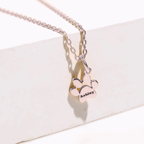Stylish paw-shaped pendant with pet name – perfect pet gift