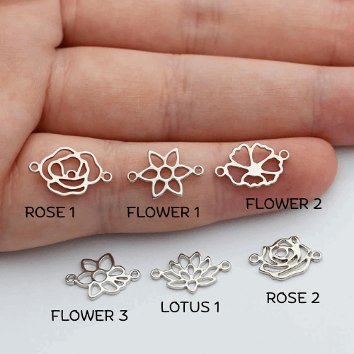 Handmade flower pendant with personal engraving – KraftedKey exclusive