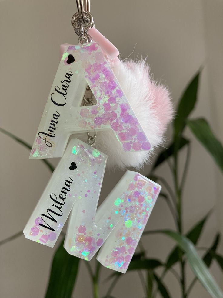 Custom alphabet resin keychain personalized with name – gift for friends