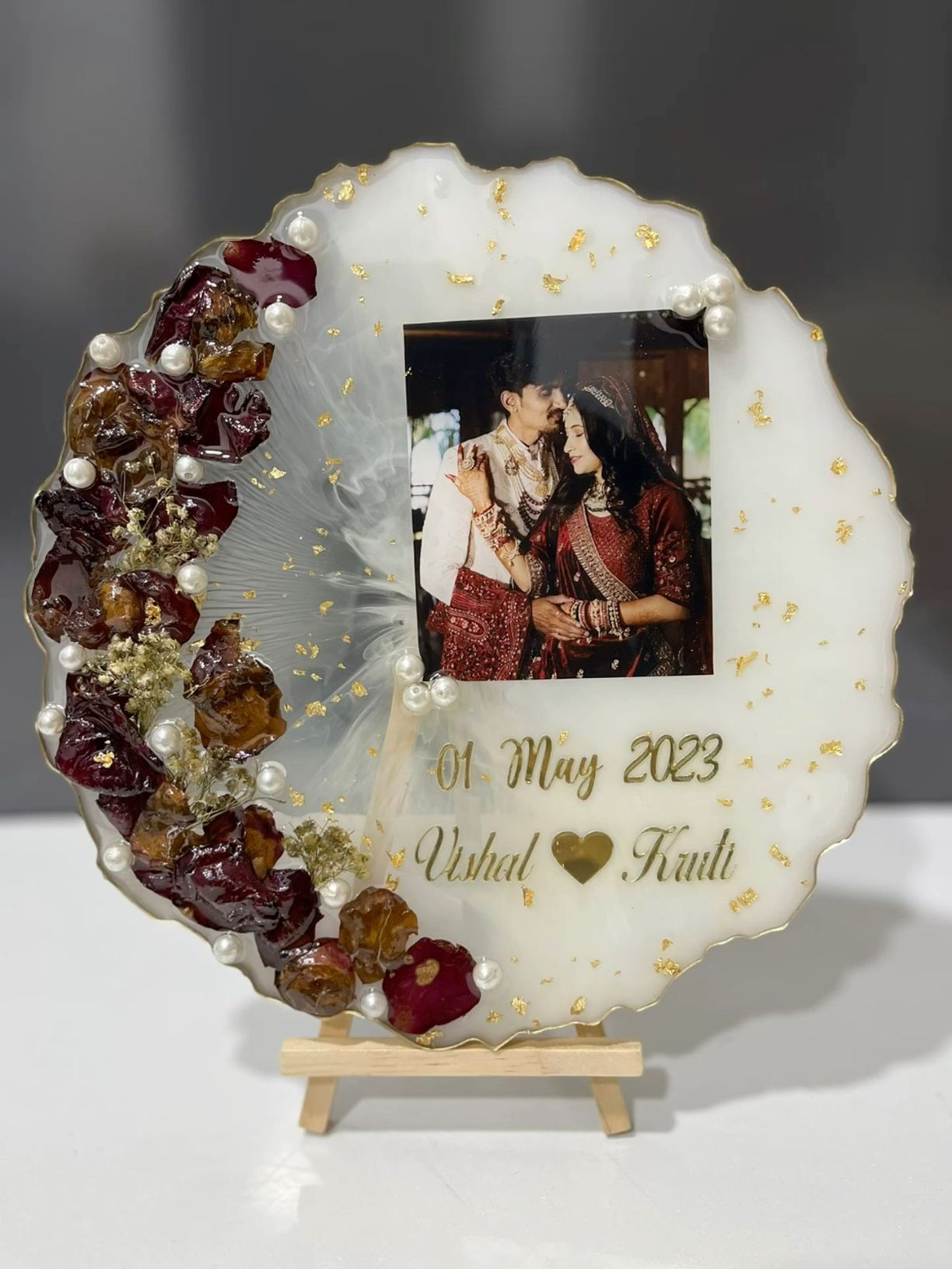 Custom round shape resin frame in pink with sentimental rose