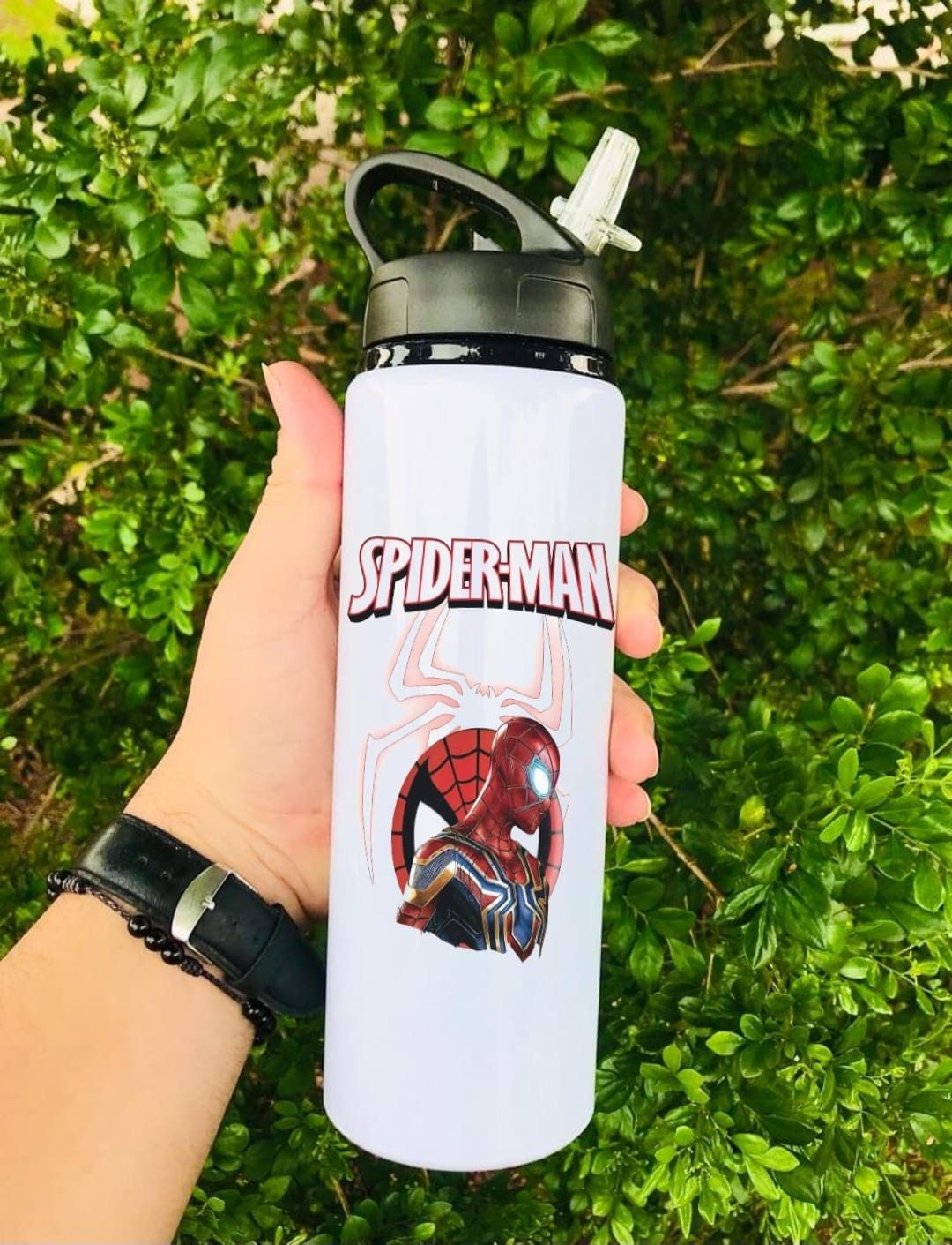 Custom art design on 650 ml black-cap white-body sipper bottle