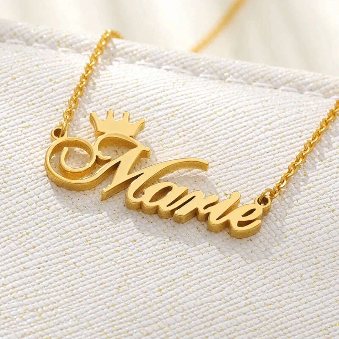 Gold crown name pendant, trendy jewelry for gifting