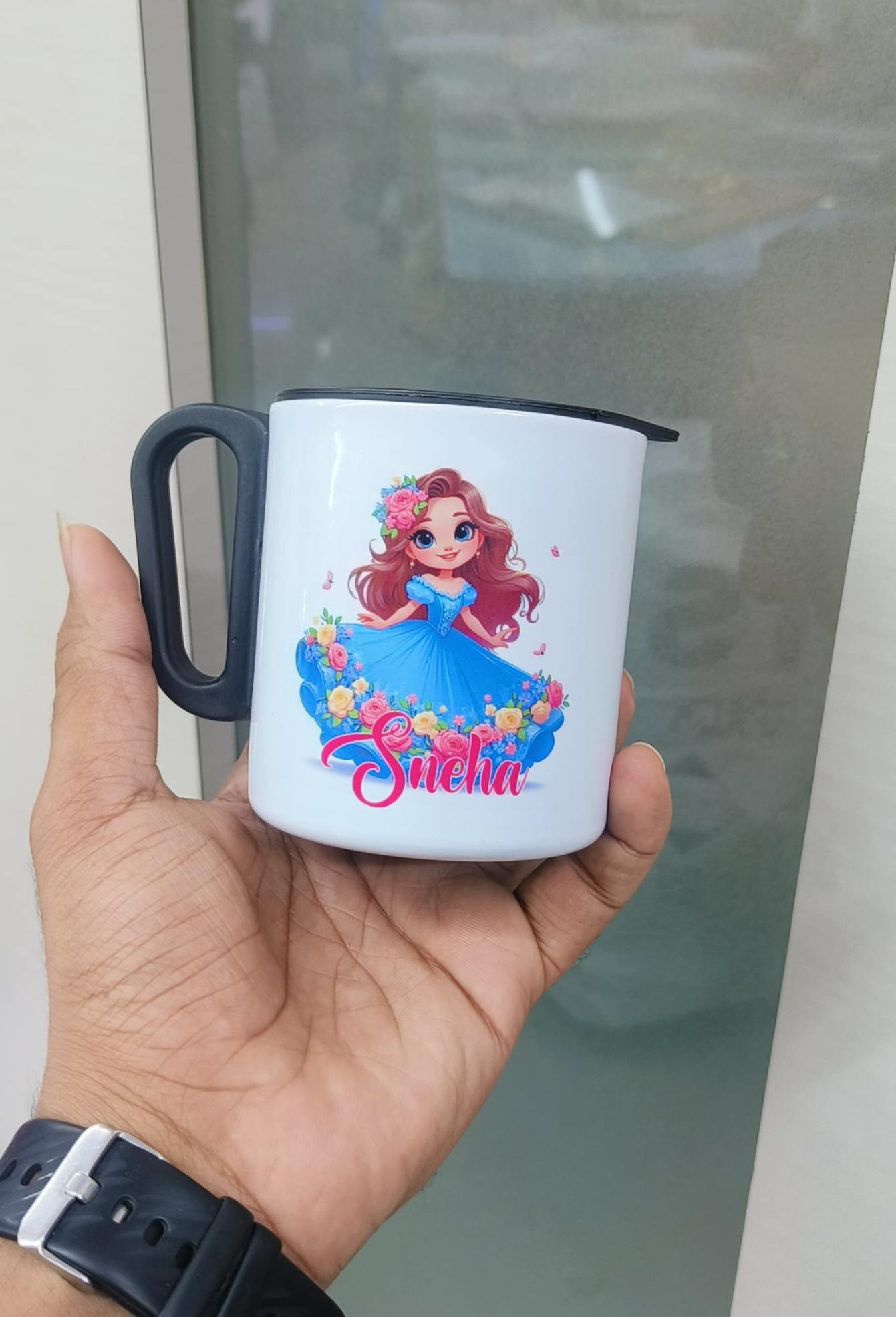Engraved stainless-steel mug with custom print – compact 180 ml insulated drinkware for thoughtful gifts.