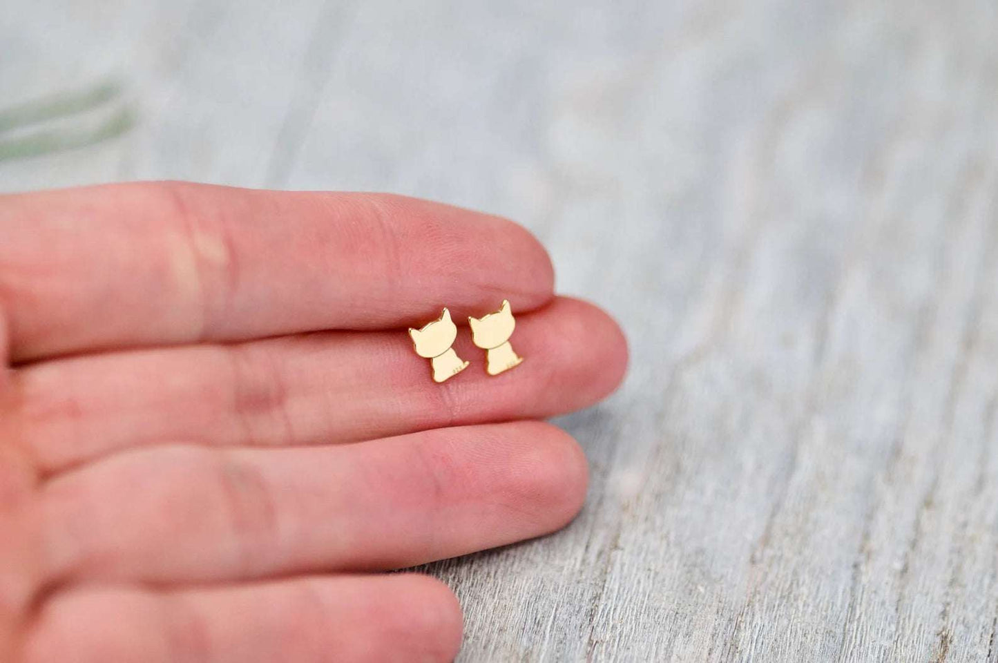 Elegant, engraved cat earrings