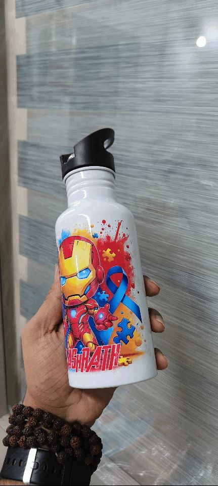 Custom 650 ml sipper bottle with blue plastic lid and name – KraftedKey