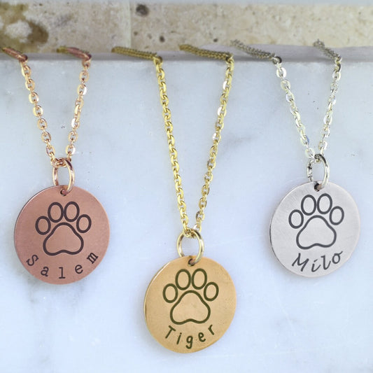 PAW PRINT ENGRAVED NAME PENDANT ROUND SHAPE