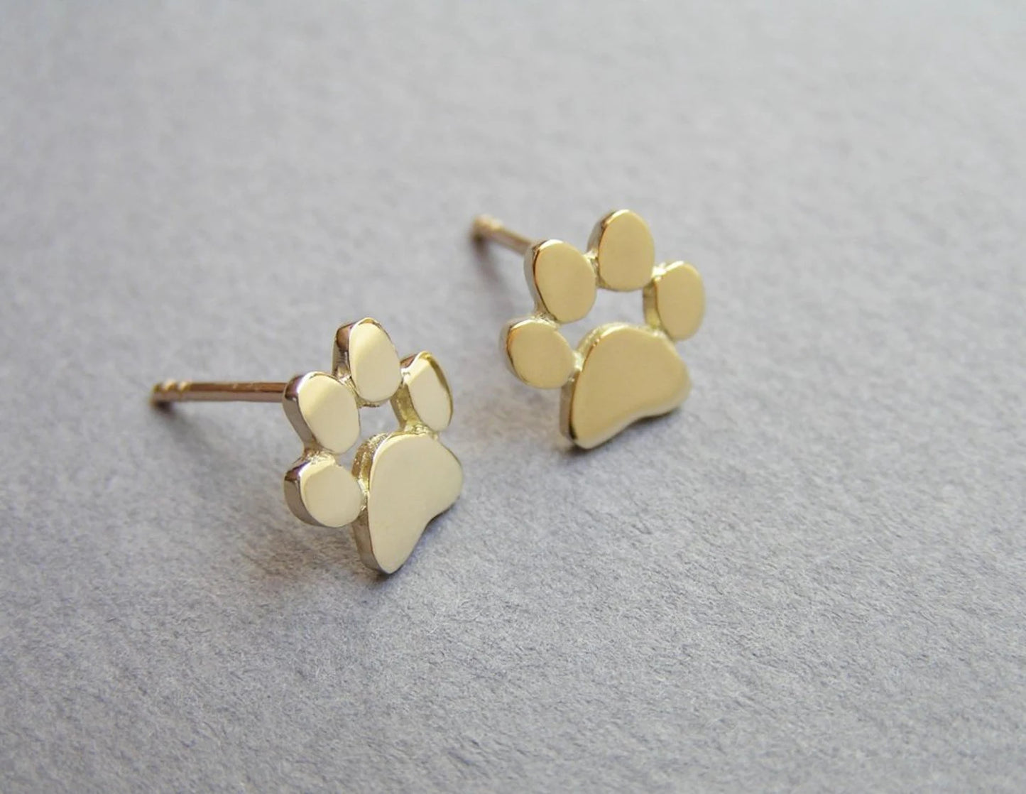 PAW STUDS EARRINGS
